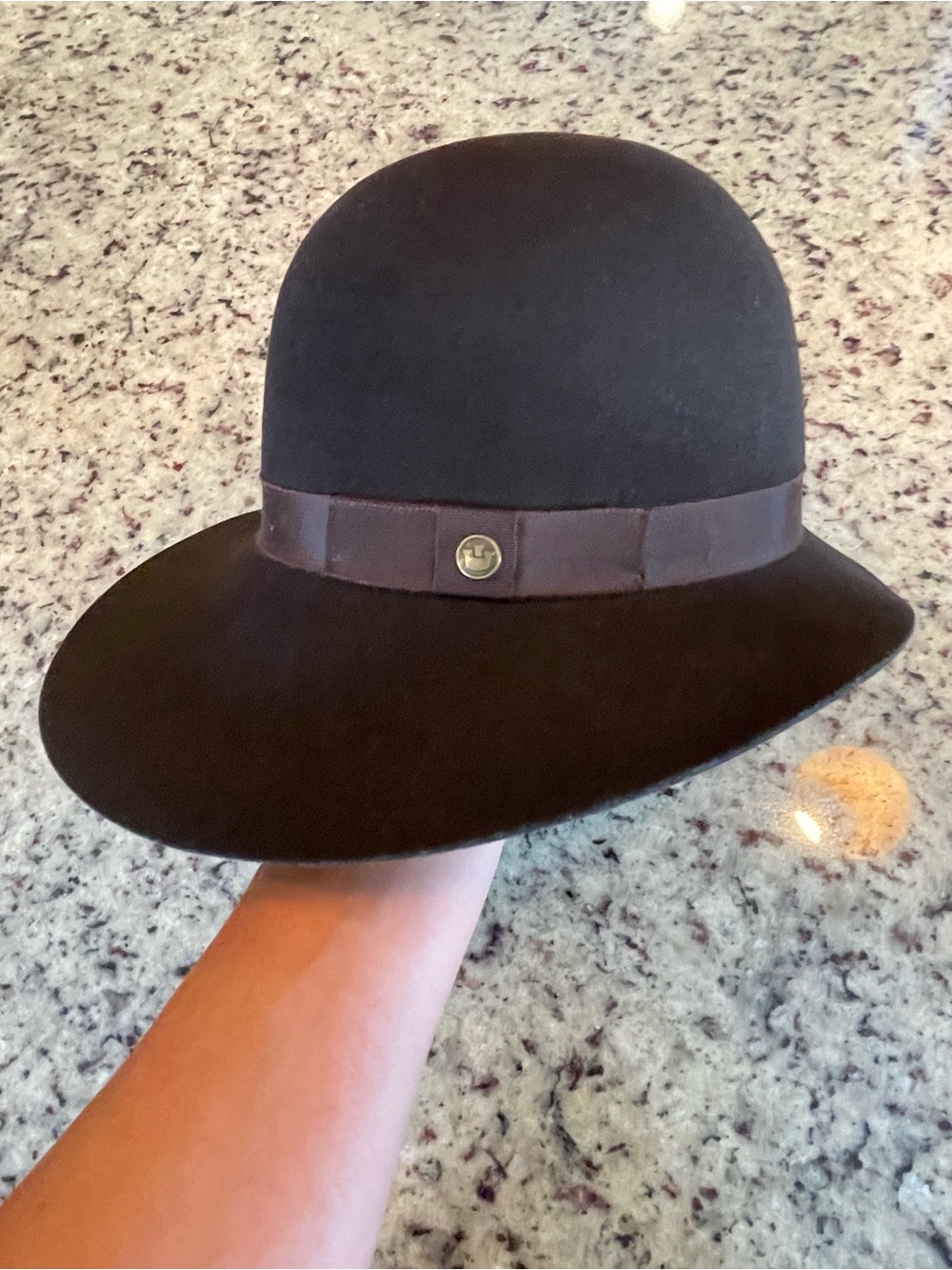 Pristine vintage brown wool felt Goorin Bros. Missy Banks cloche hat M